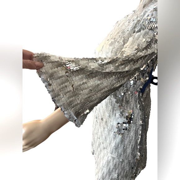 Dress The Population NWOT Statement Silver Sequined Bell Sleeve Mini  (0477) - Picture 7 of 11